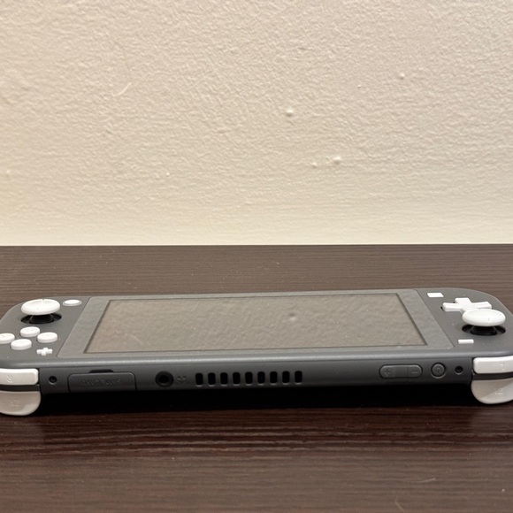 Nintendo Switch Lite - Grey *ACCEPTING MOST OFFERS* - Picture 5 of 7
